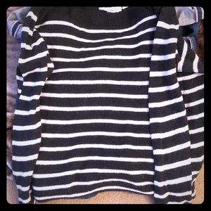 Women’s sweater, size large